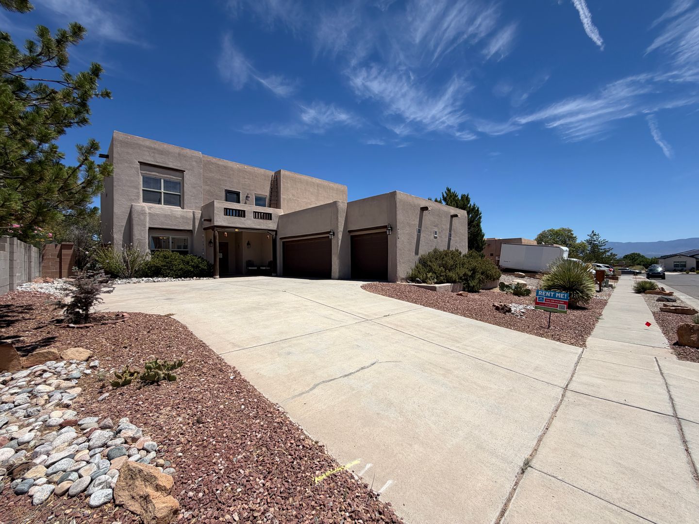 Albuquerque House: 6323 Pima Place NW
