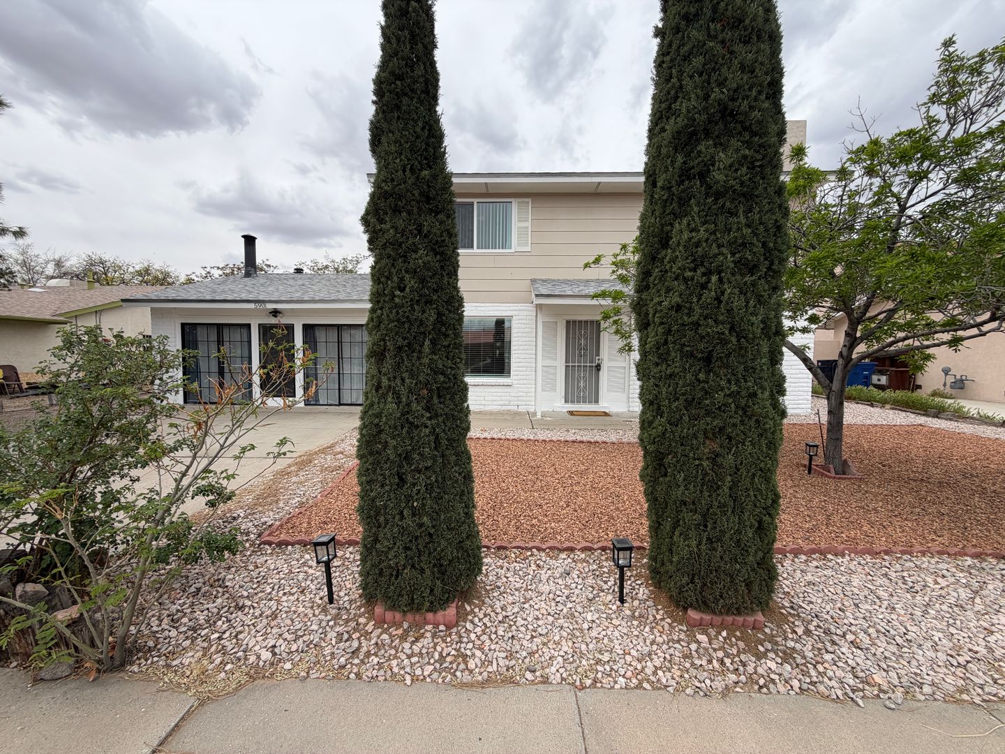 Albuquerque House: 5901 Hayes Dr NW