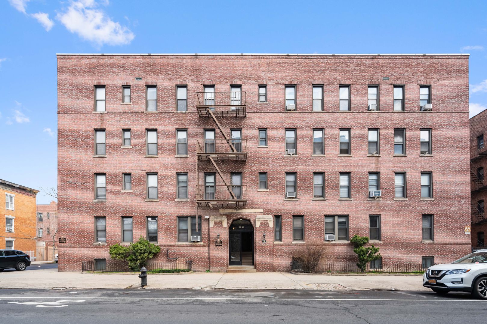 Astoria Apartment: 44-01 34th Avenue