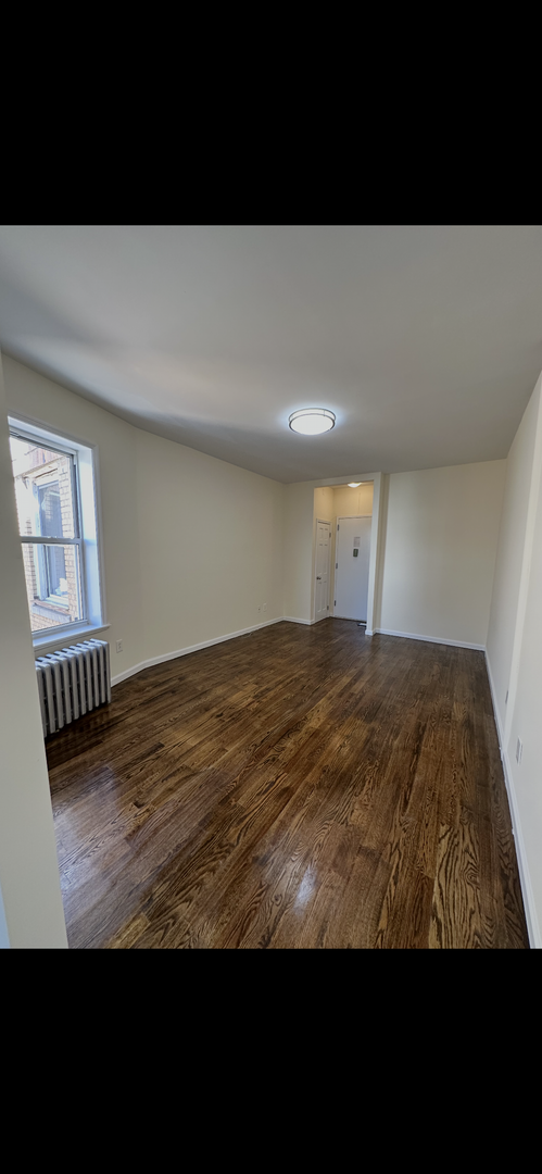 Astoria Apartment: 22-55 33rd Street
