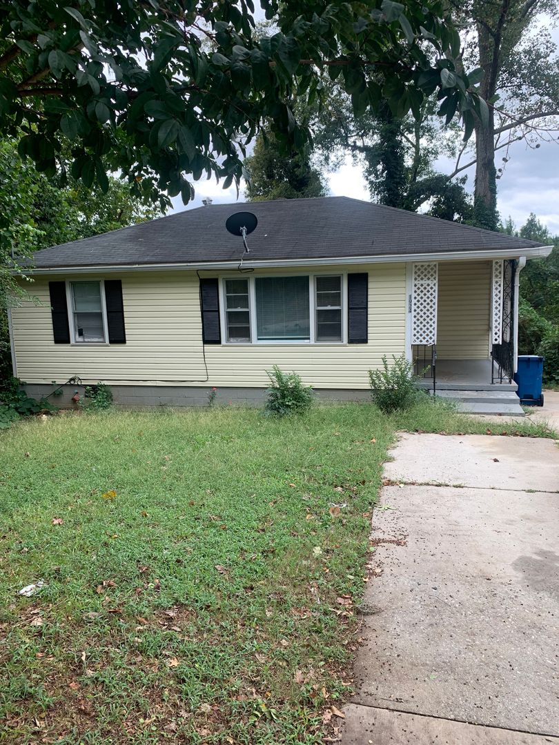 East Point House: 1924 West Taylor Ave