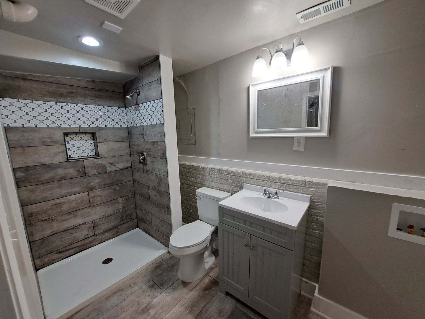 Snellville House: 3544 Exeter Ct.