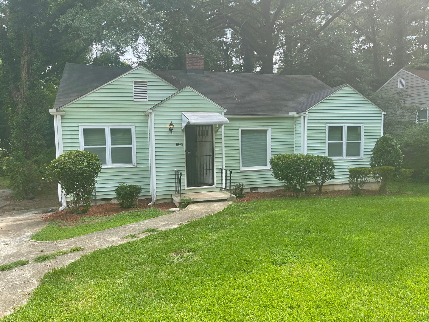 Atlanta House: 1848 Cummings Dr. SW