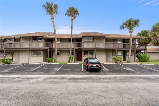 Two bedroom, two bathroom condo overlooking the community pool and dog park – photo 1