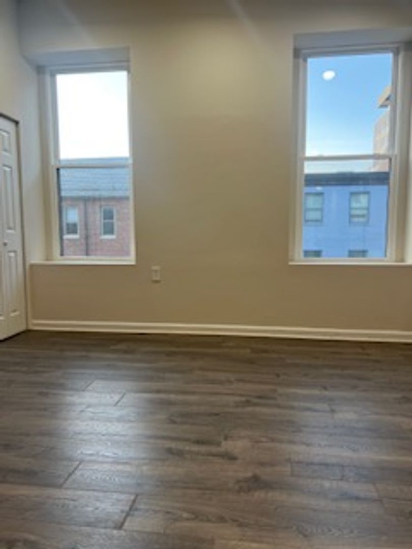 Baltimore Apartment: 121 West Saratoga Street