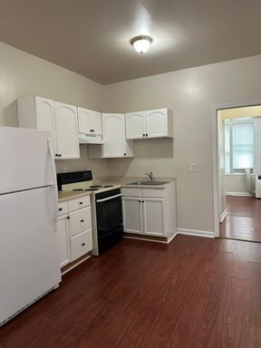 1 Bedroom Apartment – 117 West Saratoga Street - 2R, Baltimore, MD 21201