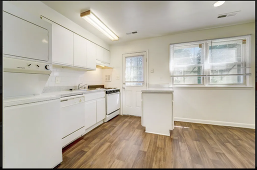 2 Bedroom Townhome – 2808 Forest Glen Road, Baltimore, MD 21216