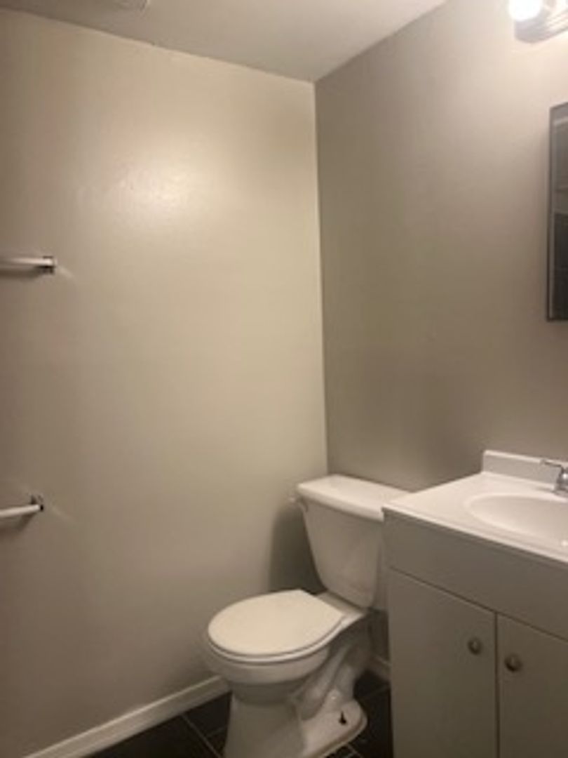 Baltimore Apartment: 5306-5308 Hamilton Avenue