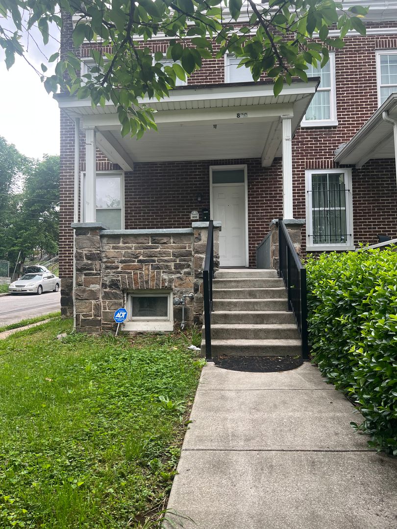 Baltimore House: 800 North Hilton Street