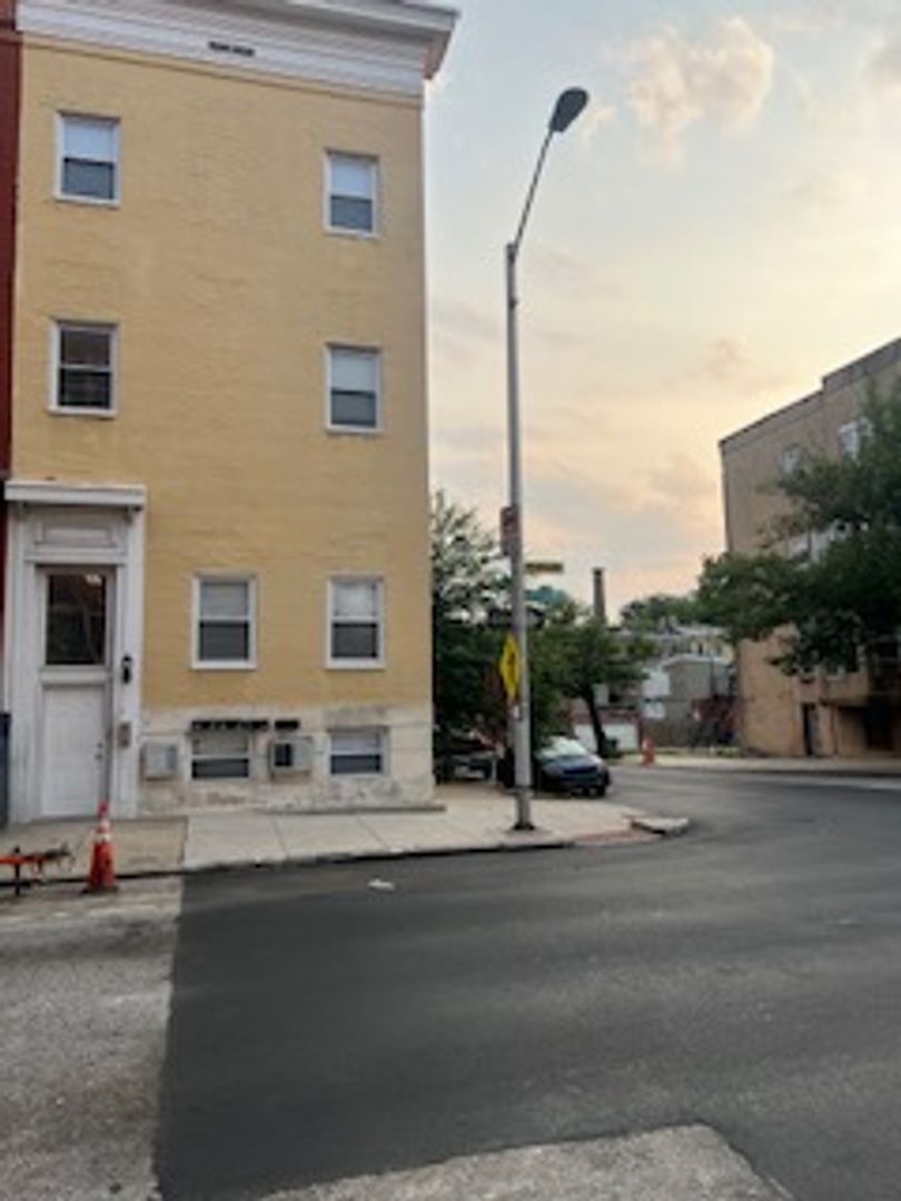 Baltimore Apartment: 1328 McCulloh St
