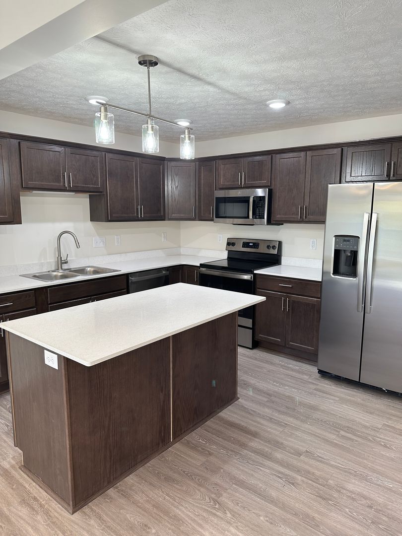 Farmington Apartment: 1515 Red Fern Drive