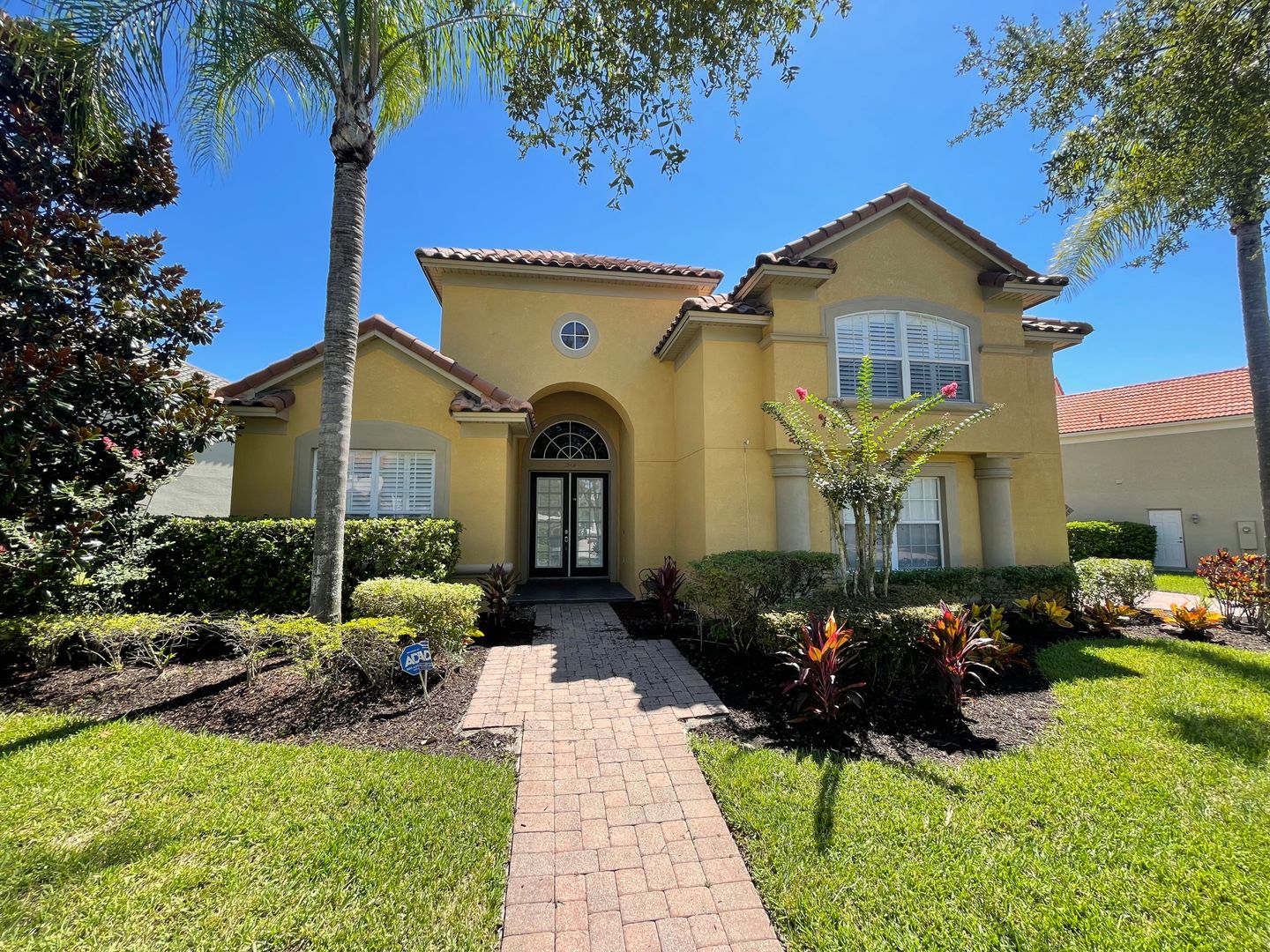 Windermere House: 1349 Whitney Isles Dr