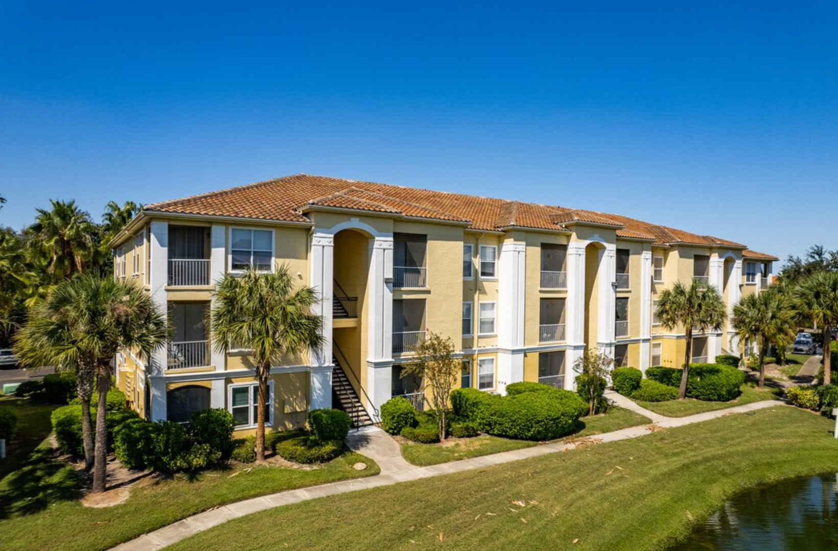 Maitland House: 1375 Lake Shadow Circle #11-303