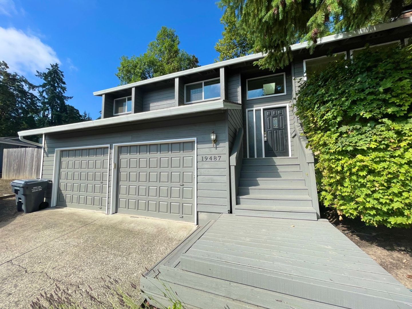 West Linn House: 19487 Wilderness Dr