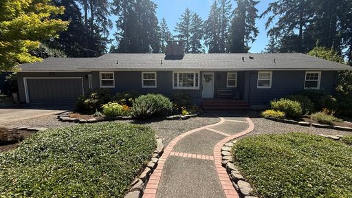 Spacious 4-Bedroom Home Plus Large Bonus Space – West Slope Vista Hills – photo 1