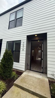 Modern 2-Bedroom Apartment in Gated St. Johns Community – Light-Filled, Pet-Friendly, and Move-In Ready – photo 1