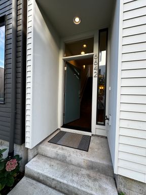 WestMoreLand! Pets OK, 3bd/4bath, A/C, Bright! Large. – photo 1