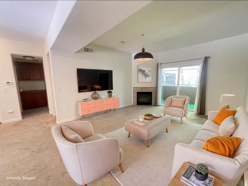 *$500 off the first month’s rent!* Check out this spacious pet friendly 2 bedroom / 2 bathroom home in San Diego! – photo 1