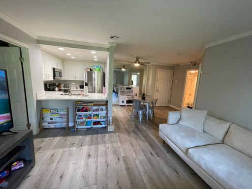 Urban Oasis: Discover the Hidden Gem at 3078 Broadway #113, San Diego – photo 1