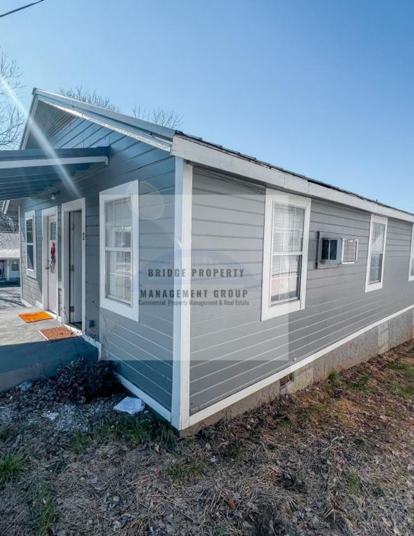 Cleveland Apartment: 1280 Blythe Ave SE