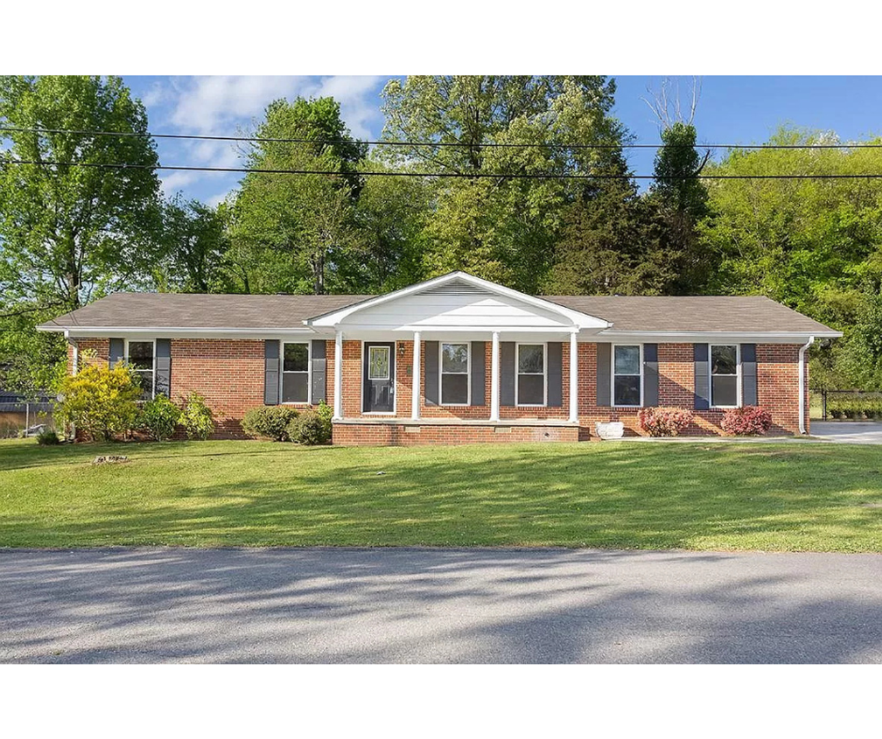 Cleveland House: 470 Ash Dr NW
