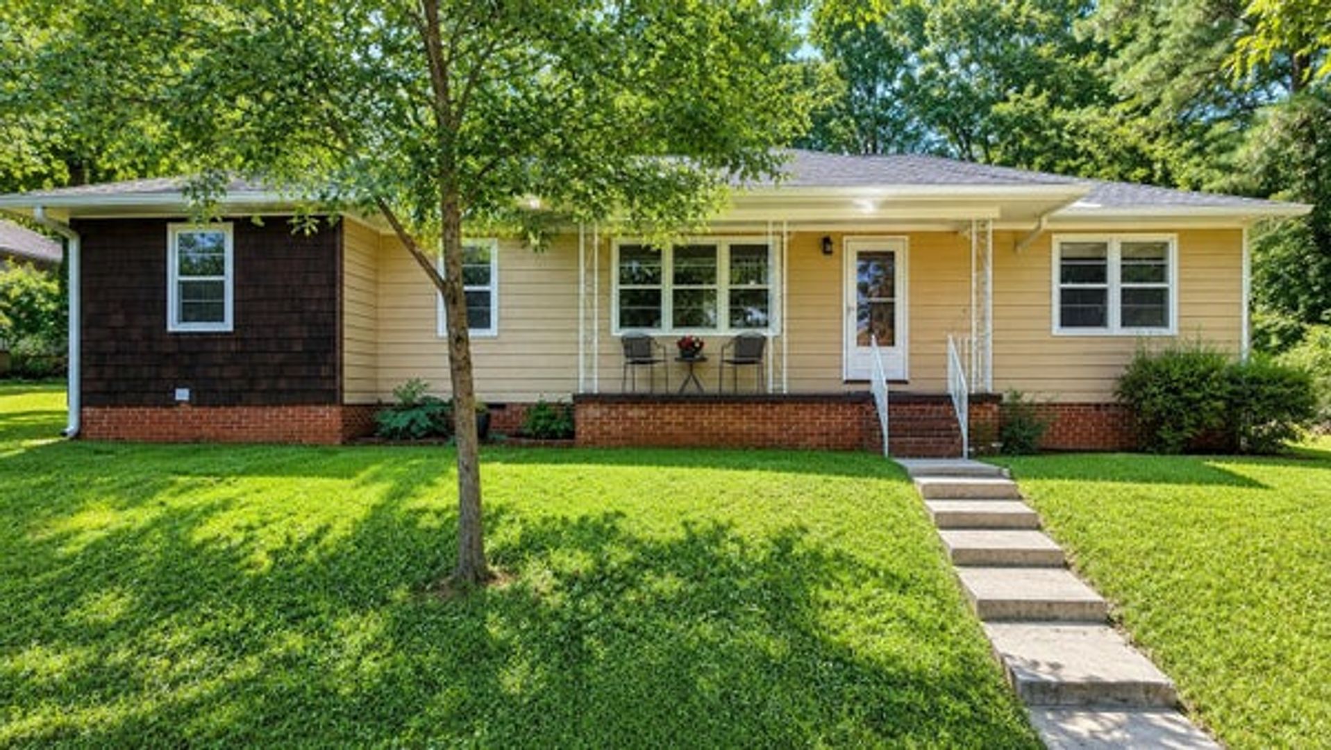 Cleveland House: 3005 Pine Dr NE