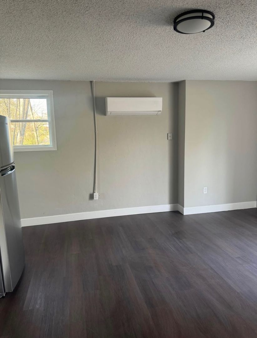 Cleveland Apartment: 1510 Aurora Ave SE