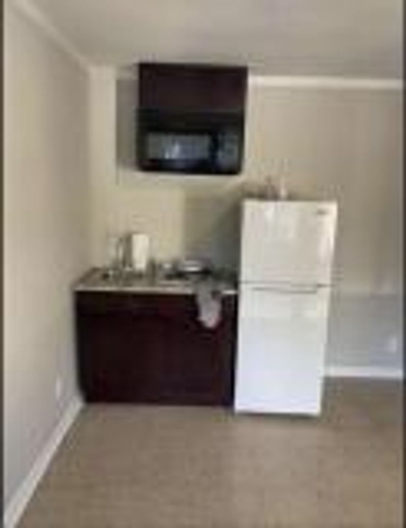 Cleveland Apartment: 1300 S Lee Hwy