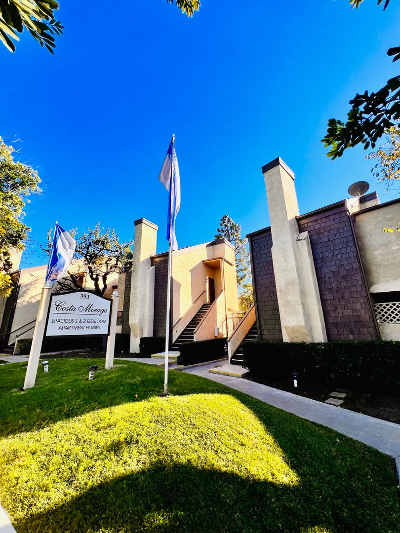 Costa Mesa Apartment: 393 Hamilton St #H1