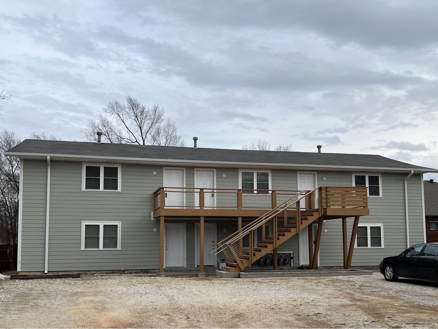Springdale Apartment: 811 N. Pleasant Street