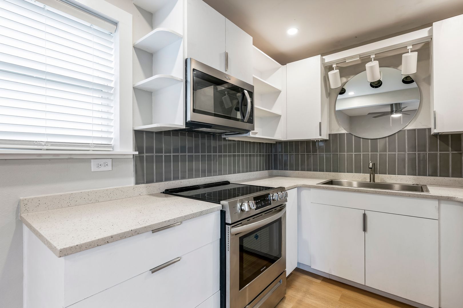 Springdale Apartment: 811 N. Pleasant Street