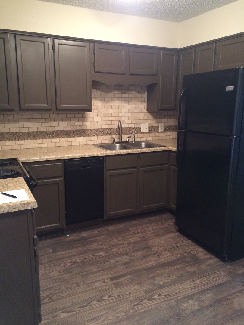 Fayetteville Apartment: 1641 N. Oakland Ave.