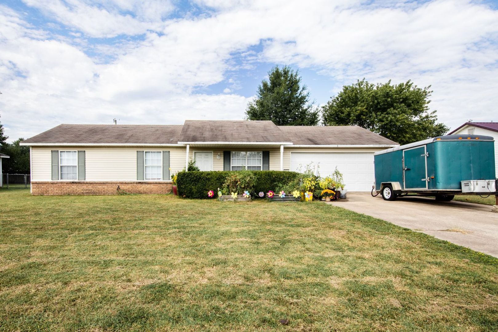 Farmington House: 277 N. Christy Lane