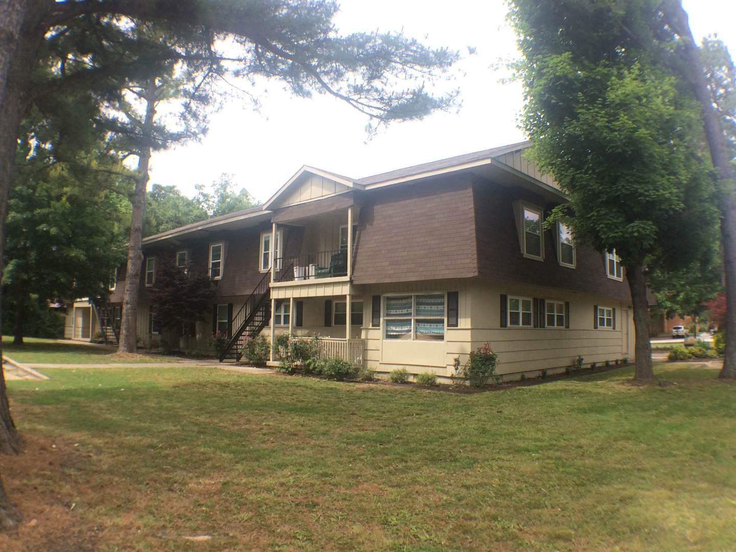 Fayetteville Apartment: 1641 N. Oakland Ave.