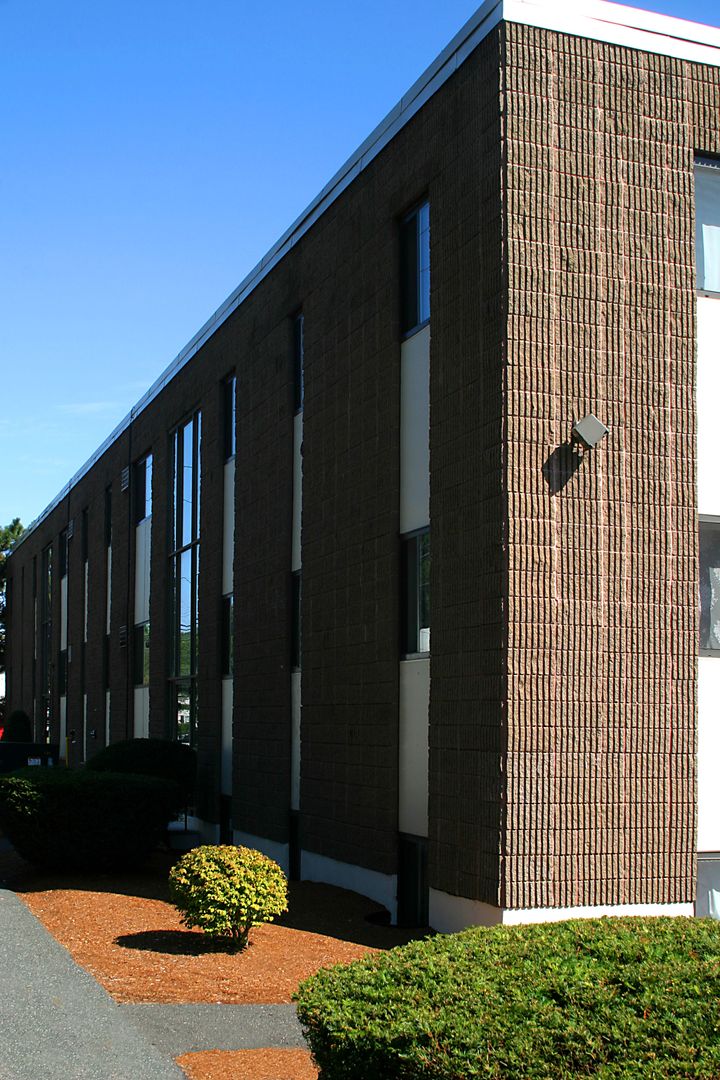 Lynn Apartment: 550 Walnut Street