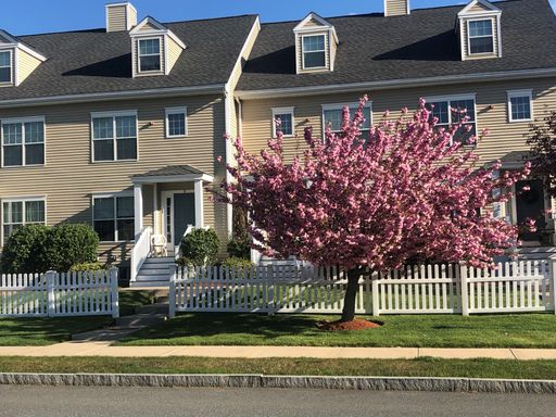 2 Bedroom/2.5 Bath Townhouse, 22-26 Pomeworth St, Stoneham, MA 02180