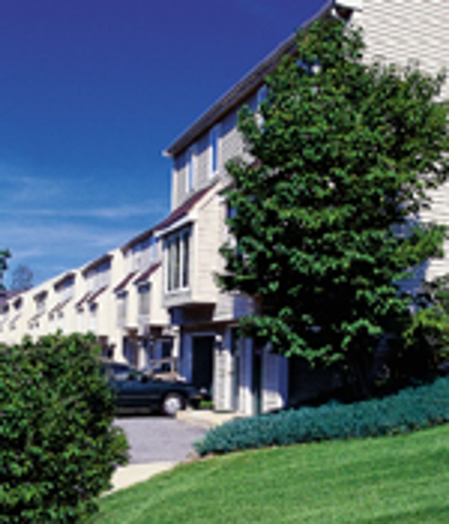 Stoneham Apartment: 48 Pleasant Street