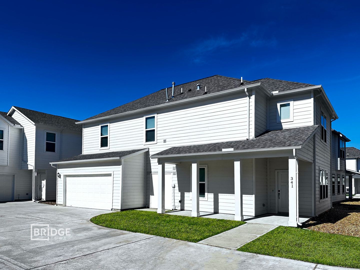 Lake Jackson House: 341 Huisache Street