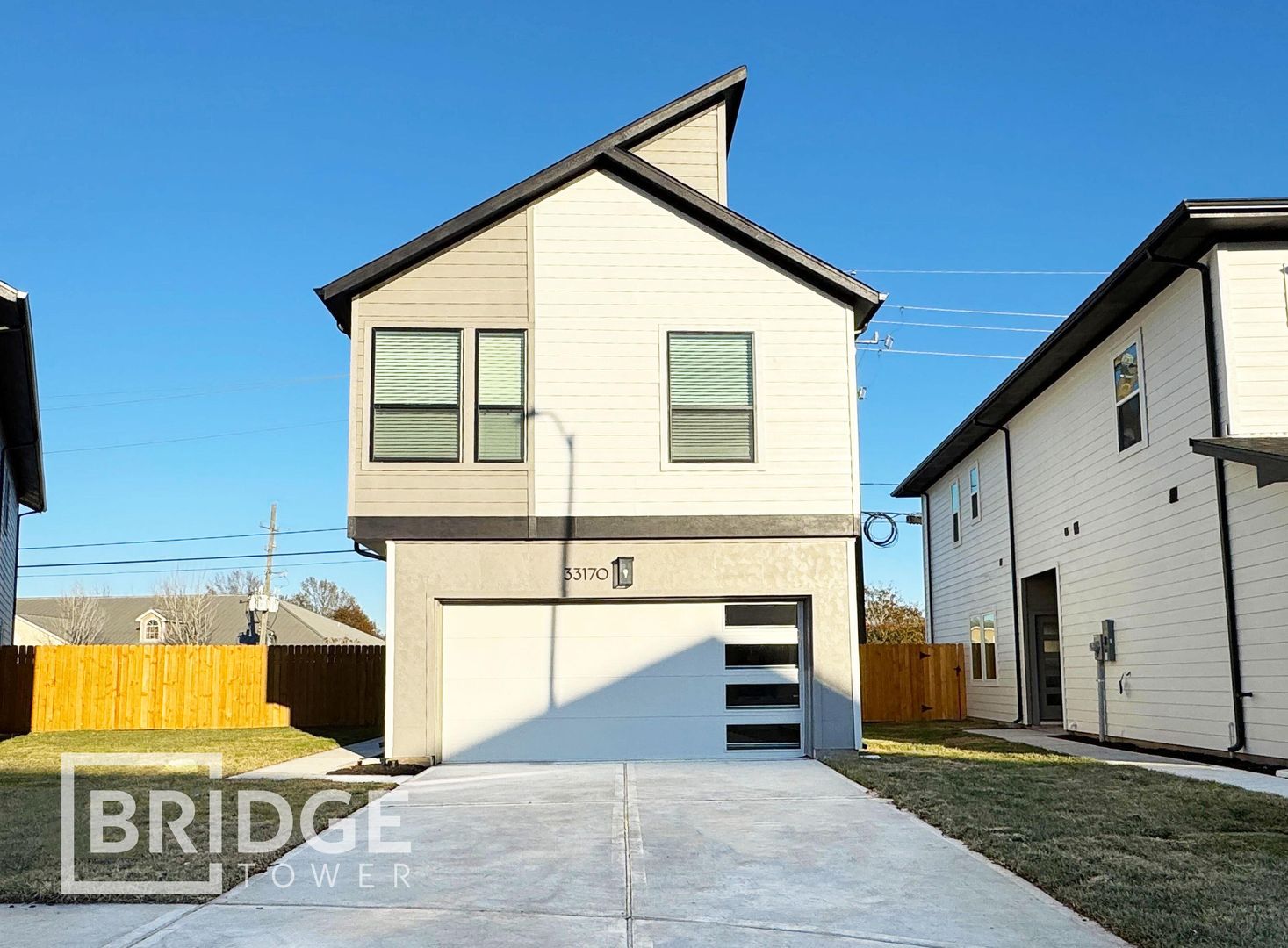 Magnolia House: 33170 Willow Heights Lane