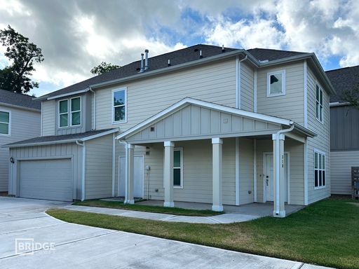 318 Huisache Street, Lake Jackson, TX 77566