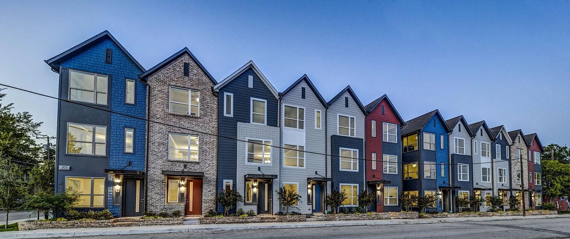 McKinney Townhome: 301 E Lamar Street
