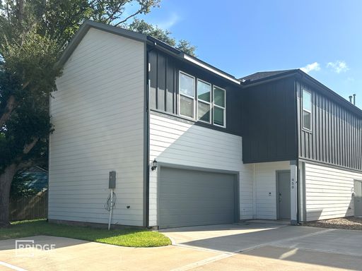 450 Huisache Street, Lake Jackson, TX 77566