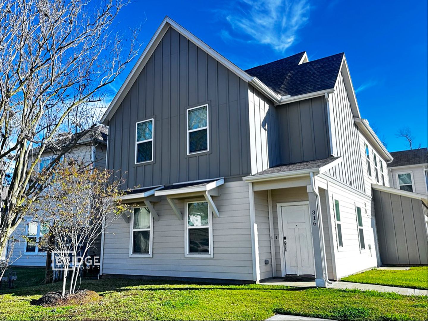 Lake Jackson House: 316 Huisache Street