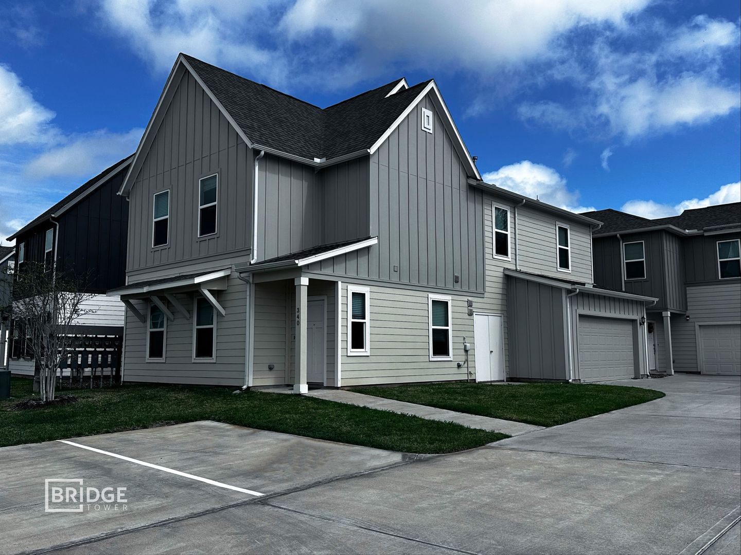 Lake Jackson House: 340 Huisache Street