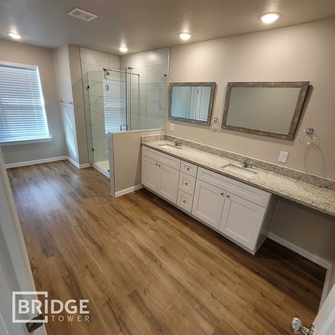Burleson House: 1009 W Golden Lane