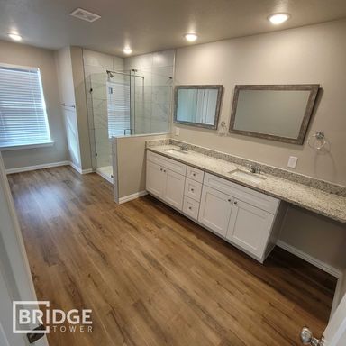 1009 W Golden Lane, Burleson, TX 76028