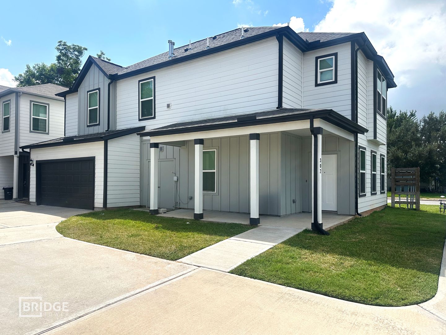 Lake Jackson House: 302 Huisache Street