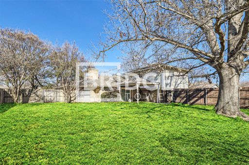Listing photo thumbnail