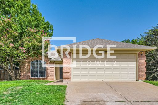 409 Kelley Court, Fort Worth, TX 76120-1721