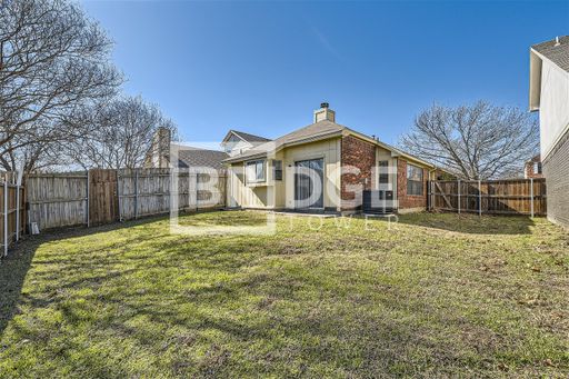 Listing photo thumbnail